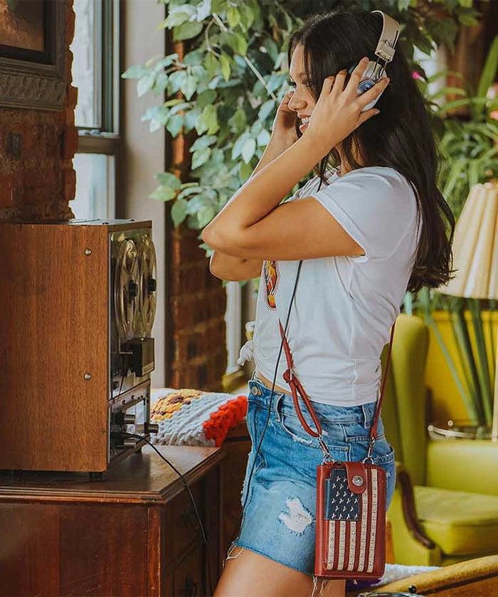 Montana West American Pride Phone Crossbody Bag