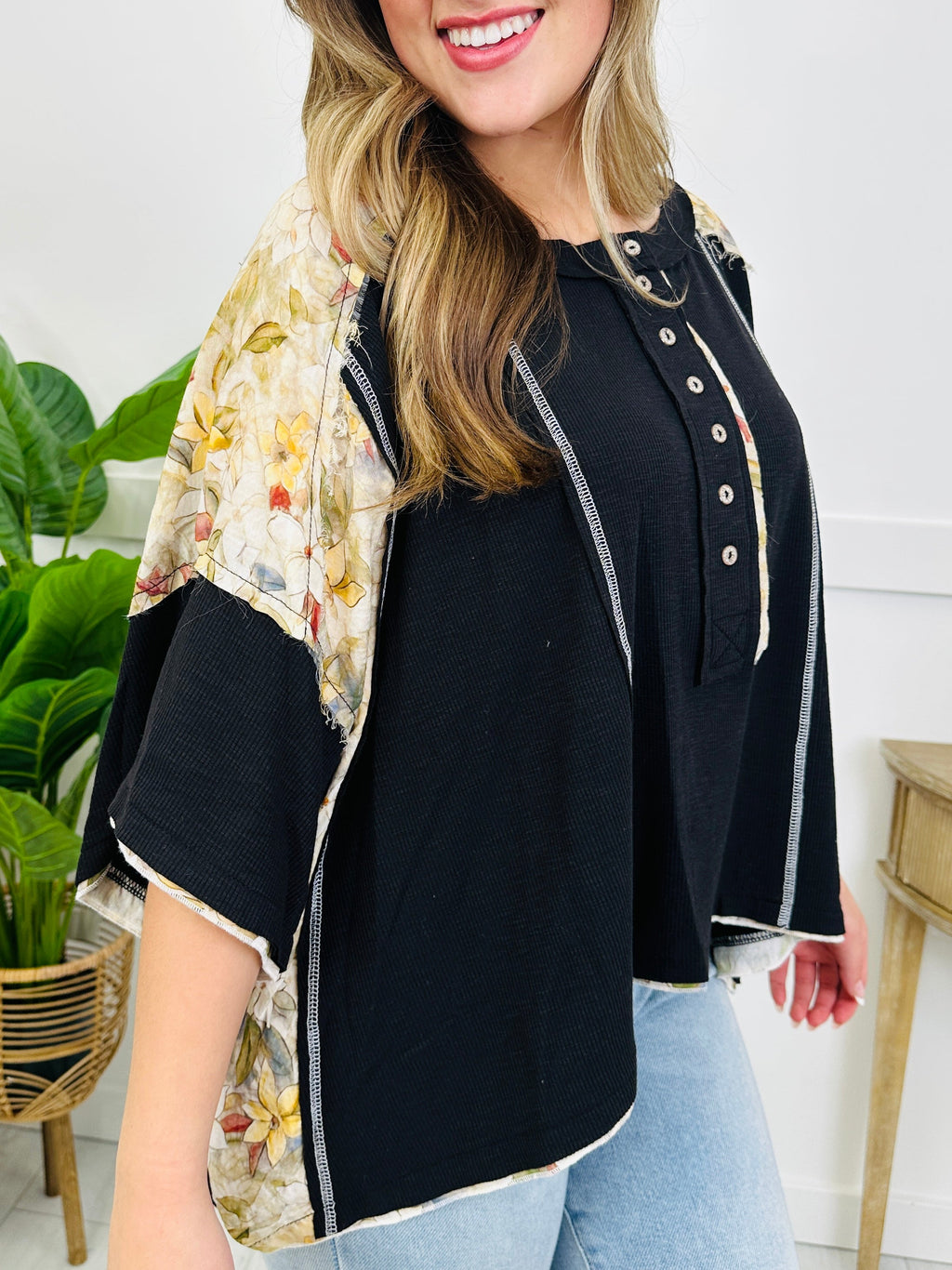 Abstract Ease Top